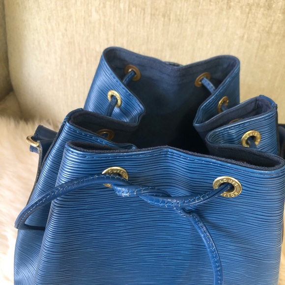 Authentic Louis Vuitton Noe in EPI Blue - Picture 3 of 16